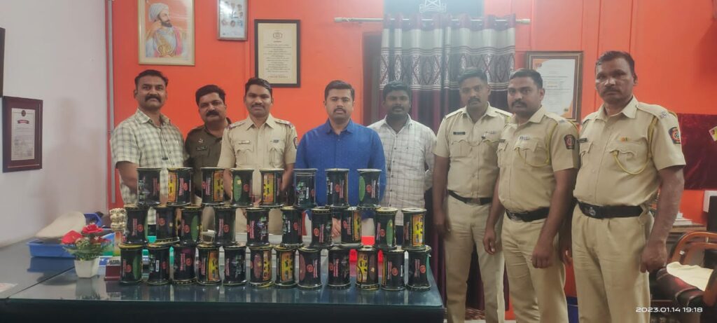 बांधकाम चालू असलेल्या घरातून नायलॉन मांजाची विक्री; भिंगार कॅम्प पोलिसांची कारवाई