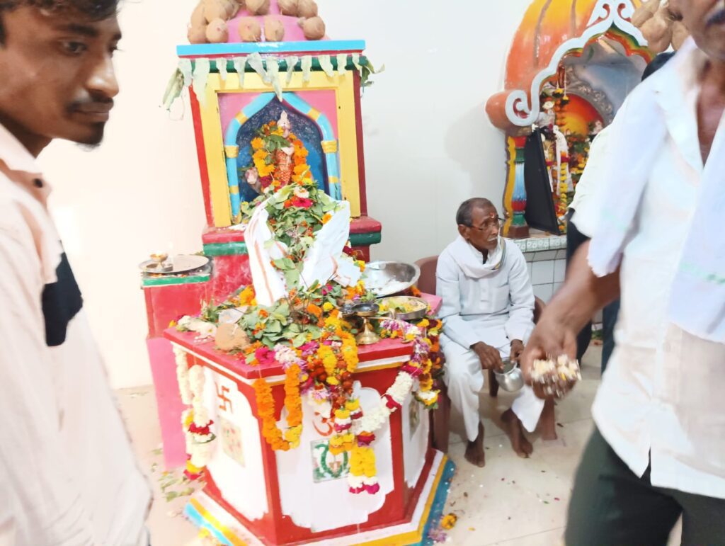 फक्कडनाथ महाराजांच्या नामघोषाने कोपरा नगरी दुमदुमली;हजारो भाविकांनी घेतले फक्कडनाथ महाराजांच्या समाधीचे दर्शन