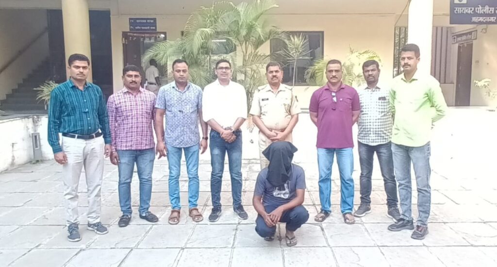 शेअर ट्रेडिंग मध्ये जास्त नफा मिळवून देण्याचे आमिष दाखवून तब्बल ५० लाख रुपयांची फसवणूक करणारा आरोपी गुजरात राज्यातून सायबर पोलीस स्टेशनच्या पथकाने केला जेरबंद