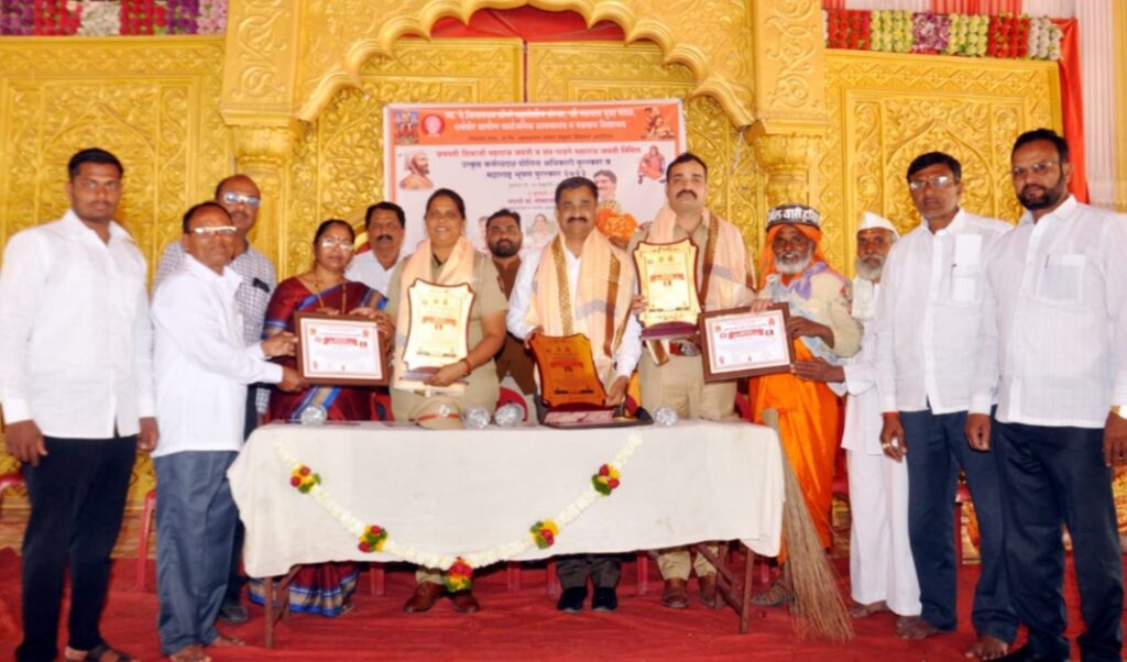 स्थानिक गुन्हे शाखा पो.नि.अनिल कटके, तोफखाना पो.नि.सौ.ज्योती गडकरी,नगर तालुका स.पो.नि.राजेंद्र सानप उत्कृष्ट कर्तव्यदक्ष पोलीस अधिकारी पुरस्काराने सन्मानित