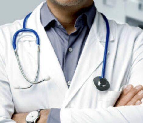 रुग्णांवर बोगस उपचार करणाऱ्या ‘मुन्नाभाईला’ पोलिसांनी घेतले ताब्यात गुन्हा दाखल