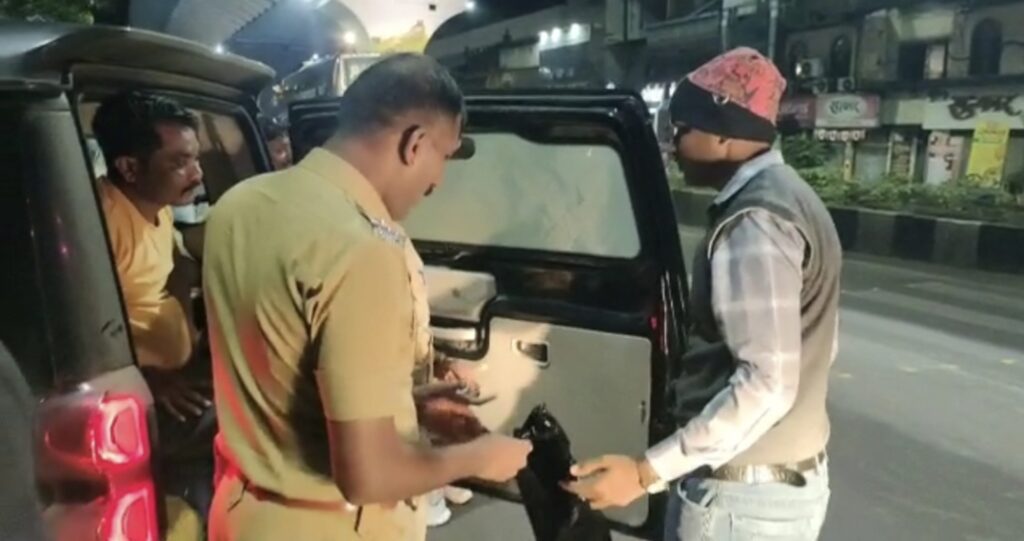 वाहनांना काळ्या काचा लावणाऱ्या चालकांना ९५ हजार ५०० रुपयांचा दंड;काळ्या काचांच्या विरोधात कठोर कारवाई होणार पोलीस निरीक्षक यादव