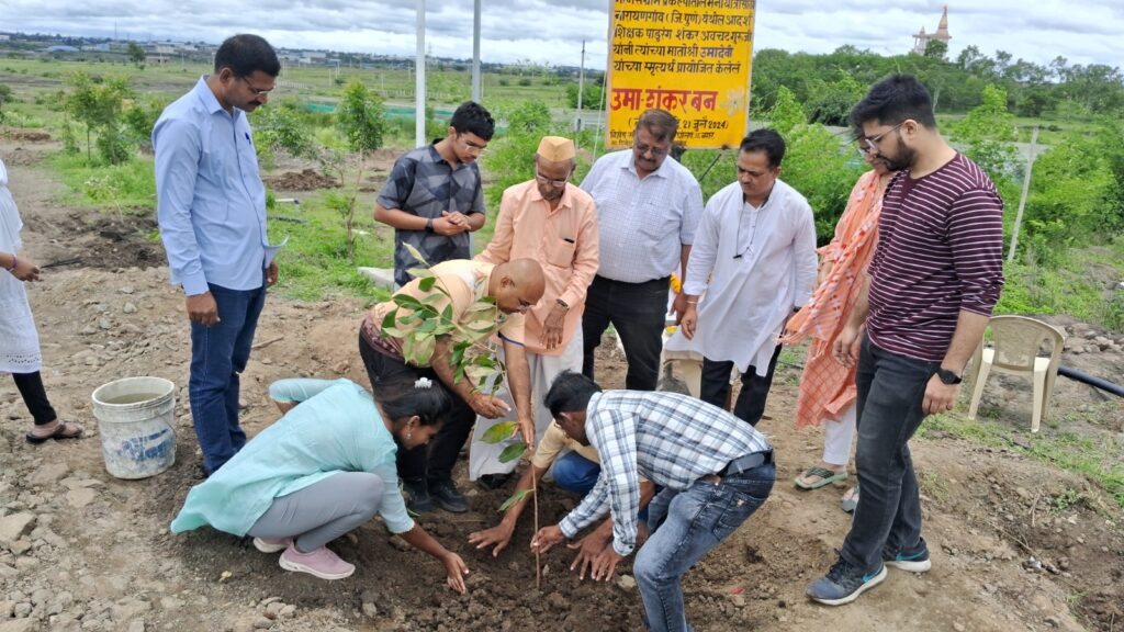 महर्षी कर्वे यांच्या प्रेरणेची उमा शंकर बनाच्या निर्मितीतून अंशतःउतराई