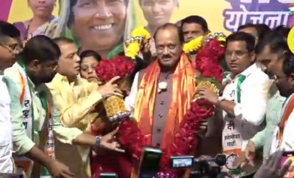 वाढदिवसाच्या दिवशी अहमदनगर दौऱ्यावर असताना उपमुख्यमंत्री अजित पवारांनी लाडक्या बहिणींना दिली खुशखबर..