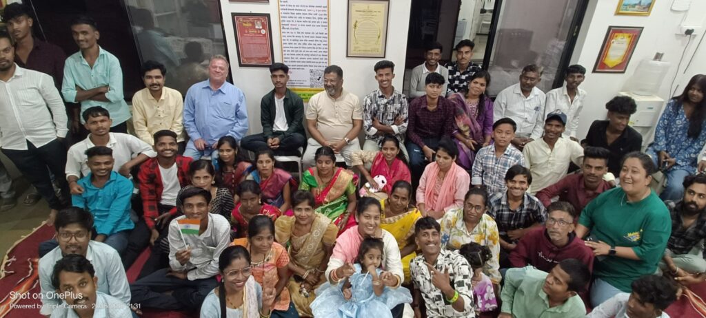 स्नेहालय म्हणजे केवळ संस्था नव्हे…तर प्रत्येक अनाथ बालकाचं कुटुंब उद्योजक मिलींद कुलकर्णी..स्नेहबंधातून माजी विद्यार्थ्यांचा भावनिक मेळावा..स्नेहालयात दुमदुमल्या कुटुंबबंधाच्या भावना!