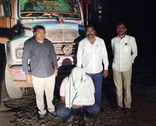 जामखेडमध्ये वाळू माफियांवर स्थानिक गुन्हे शाखेची धडक कारवाई दोन आरोपी ताब्यात तर ५ लाखांचा मुद्देमाल जप्त