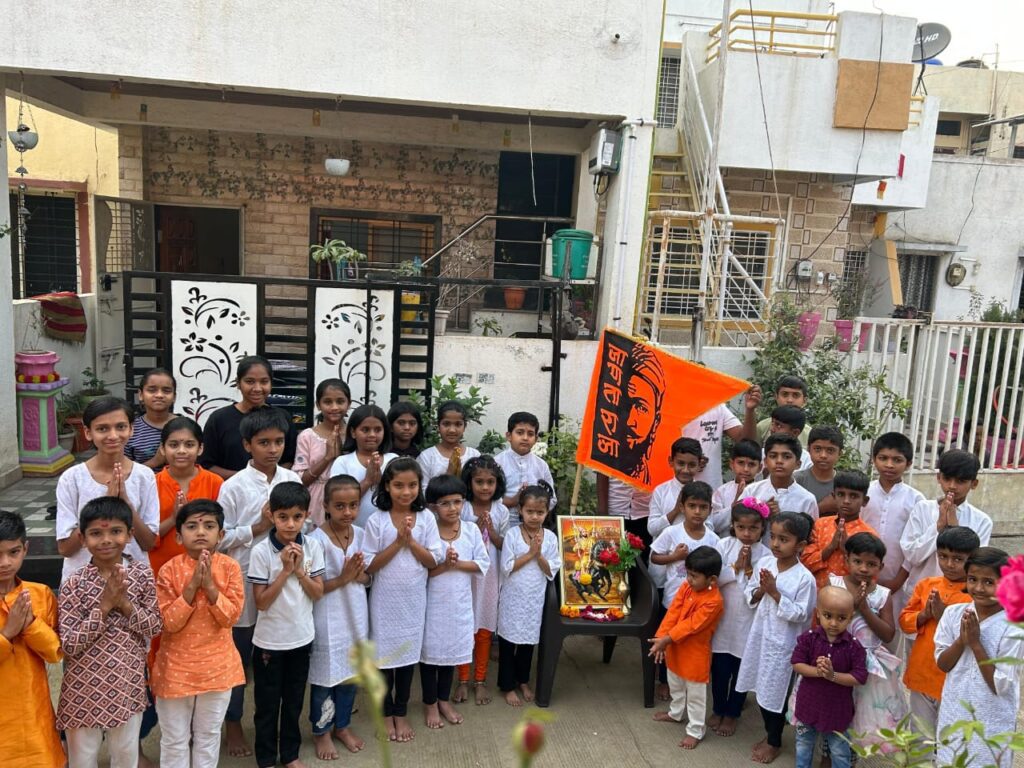 ЁЯЪйsocial work..рдШрд░рд╛рдШрд░рд╛рдд рдЬрд┐рдЬрд╛рдК рдШрдбрд▓реНрдпрд╛ рддрд░рдЪ рдЦрд░реЗ рд╕реБрд░рд╛рдЬреНрдп..!..рдкреНрд░рддреНрдпреЗрдХ рдорд╛рддреЗрдиреЗ рд╢рд┐рд╡рдмрд╛рдВрдЪреЗ рд╡рд┐рдЪрд╛рд░ рдмрд╛рд▓рдХрд╛рдВрдЪреНрдпрд╛ рдордирд╛рдд рдкреЗрд░рд╛рд╡реЗрддтАЩ рднрд╛рд░рддреА рд╕рд╛рд│рд╡реЗ рдпрд╛рдВрдЪреЗ рдкреНрд░реЗрд░рдгрд╛рджрд╛рдпреА рдкреНрд░рддрд┐рдкрд╛рджрди