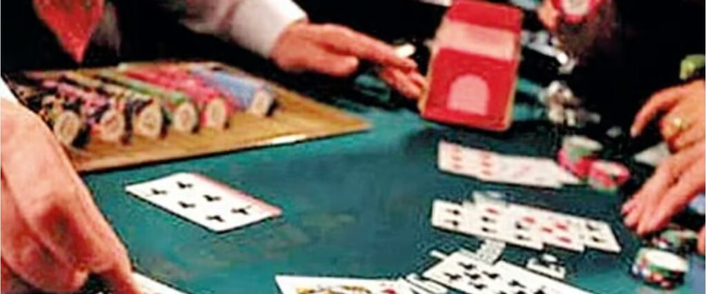 बागडपट्टीतील त्या तिरट जुगार अड्ड्यावर पोलिसांचा छापा..२१ जण अटकेत..४ लाख ९३ हजार ८८० रुपयांचा मुद्देमाल जप्त