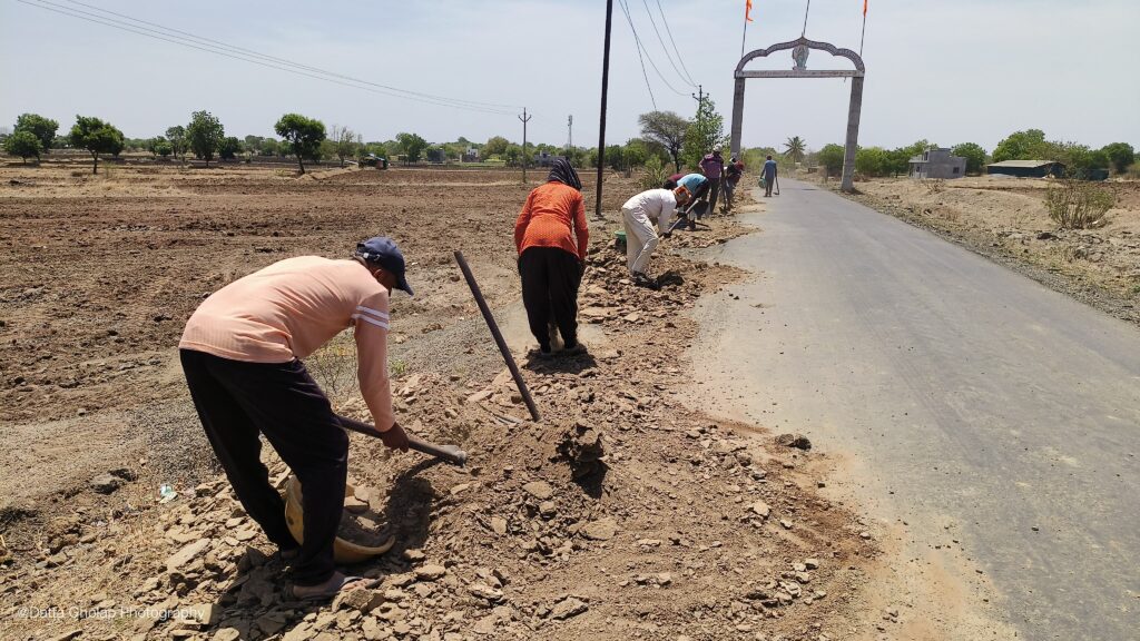 ज्येष्ठ पत्रकार दत्तात्रय घोलप यांच्या सातत्यपूर्ण पाठपुराव्याला मोठे यश..काकडवाडी हद्दीतील ‘पालखी मार्ग’ रस्ता दुरुस्तीला वेग..!भाविक व ग्रामस्थांमध्ये समाधानाचे वातावरण..!
