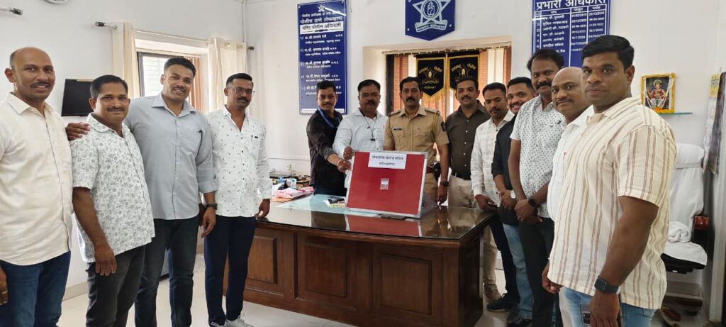 गुन्हेगारांपेक्षा पोलीस दोन पावले पुढे..! तोफखाना पोलिसांनी दागिन्यांवर डल्ला मारणाऱ्या अट्टल चोरांना कसं जेरबंद केलं? वाचा सविस्तर!”