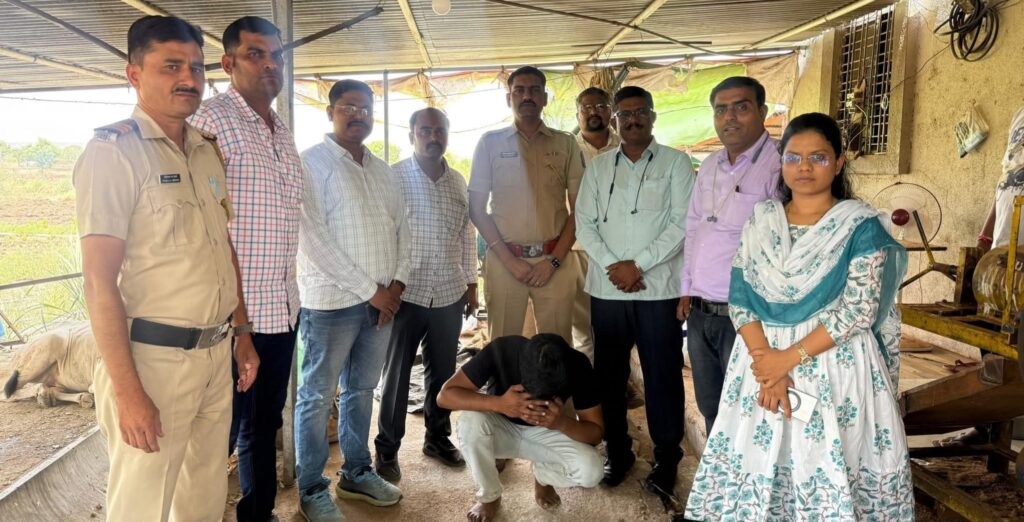 जेऊरमध्ये छुप्या शेडमध्ये चालायचा माव्याचा काळा धंदा..एमआयडीसी पोलीस व अन्न-औषध प्रशासन छापा..लाखो रुपयांच्या मुद्देमालासह मावा कारखानदार गजाआड