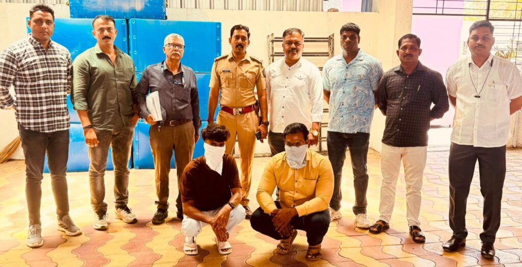 दारात रबरी कृत्रिम लिंग टाकून महिलेचा विनयभंग..तोफखाना पोलिसांनी आरोपींच्या आवळल्या मुसक्या..एक अल्पवयीन मुलगाही सामील!