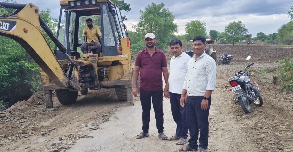आमदार अमोल खताळ यांची ‘ऑन द स्पॉट’ कारवाई पत्रकार दत्ता घोलप यांच्या जिद्दीमुळे पालखी मार्गाला मिळाला मोठा दिलासा!