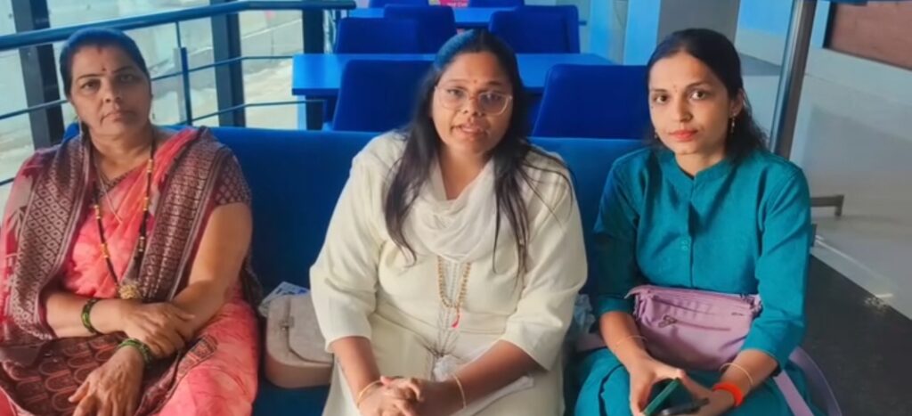 आमचे आई-वडील कोण? मतदार नोंदणीतील ‘त्या’ जाचक अटीमुळे लाखो अनाथ,निराधार मतदानापासून वंचित राहण्याची भीती..! सामाजिक कार्यकर्त्या अश्विनीताई वेताळ-पाटील यांची सरकारकडे स्वतंत्र नियमांची ठाम मागणी
