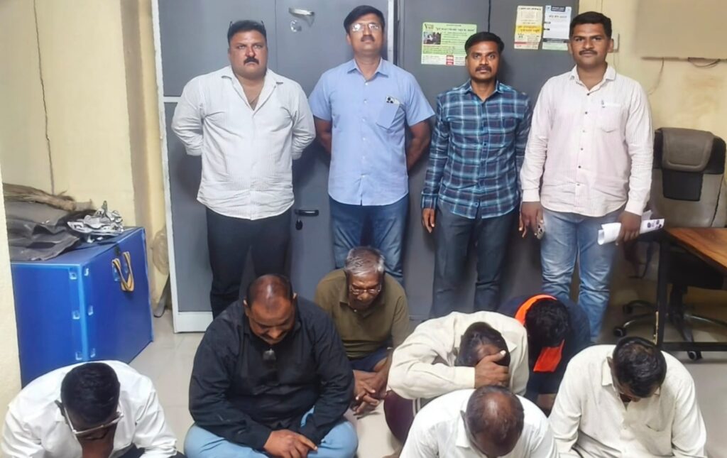पत्त्यांचा डाव रंगात आला असतानाच स्थानिक गुन्हे शाखेचा छापा..पकडलेल्या ‘या’ ७ दिग्गजांची नावे आली समोर..